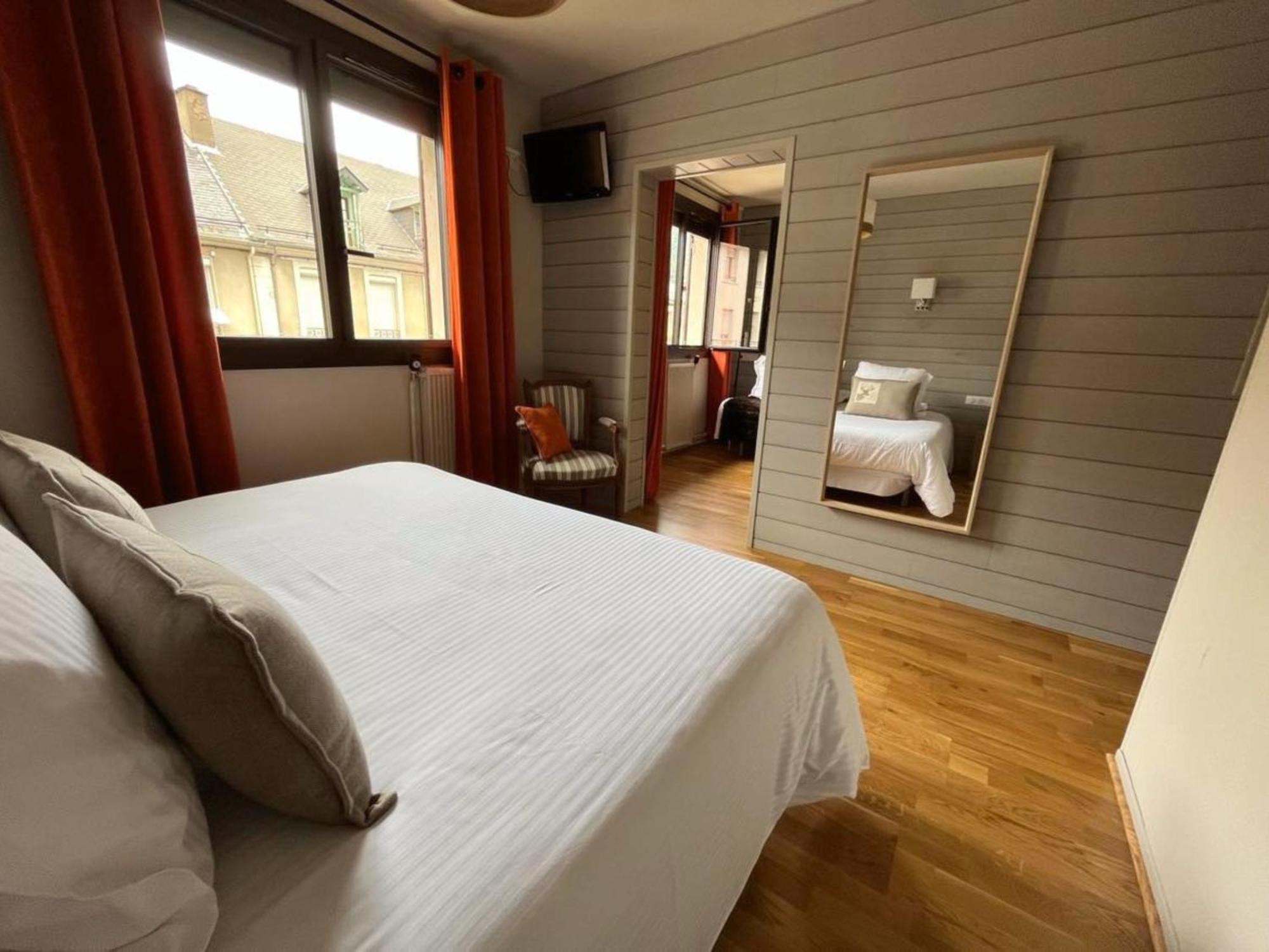 Hotel La Rencluse Saint-Mamet ภายนอก รูปภาพ