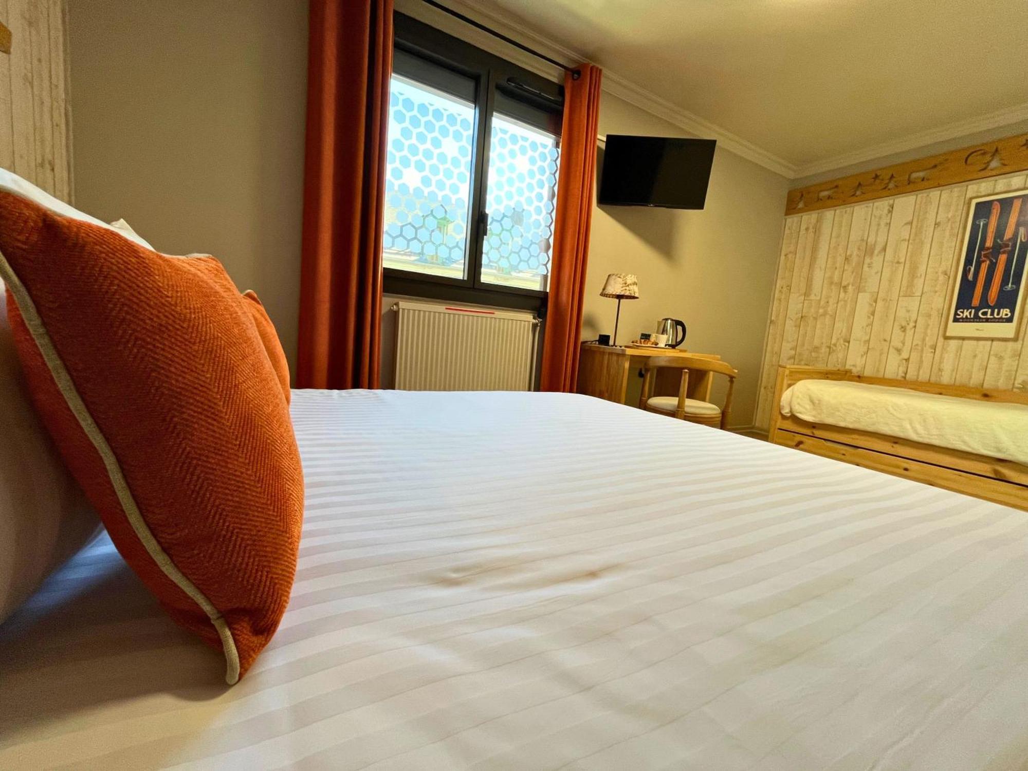 Hotel La Rencluse Saint-Mamet ภายนอก รูปภาพ