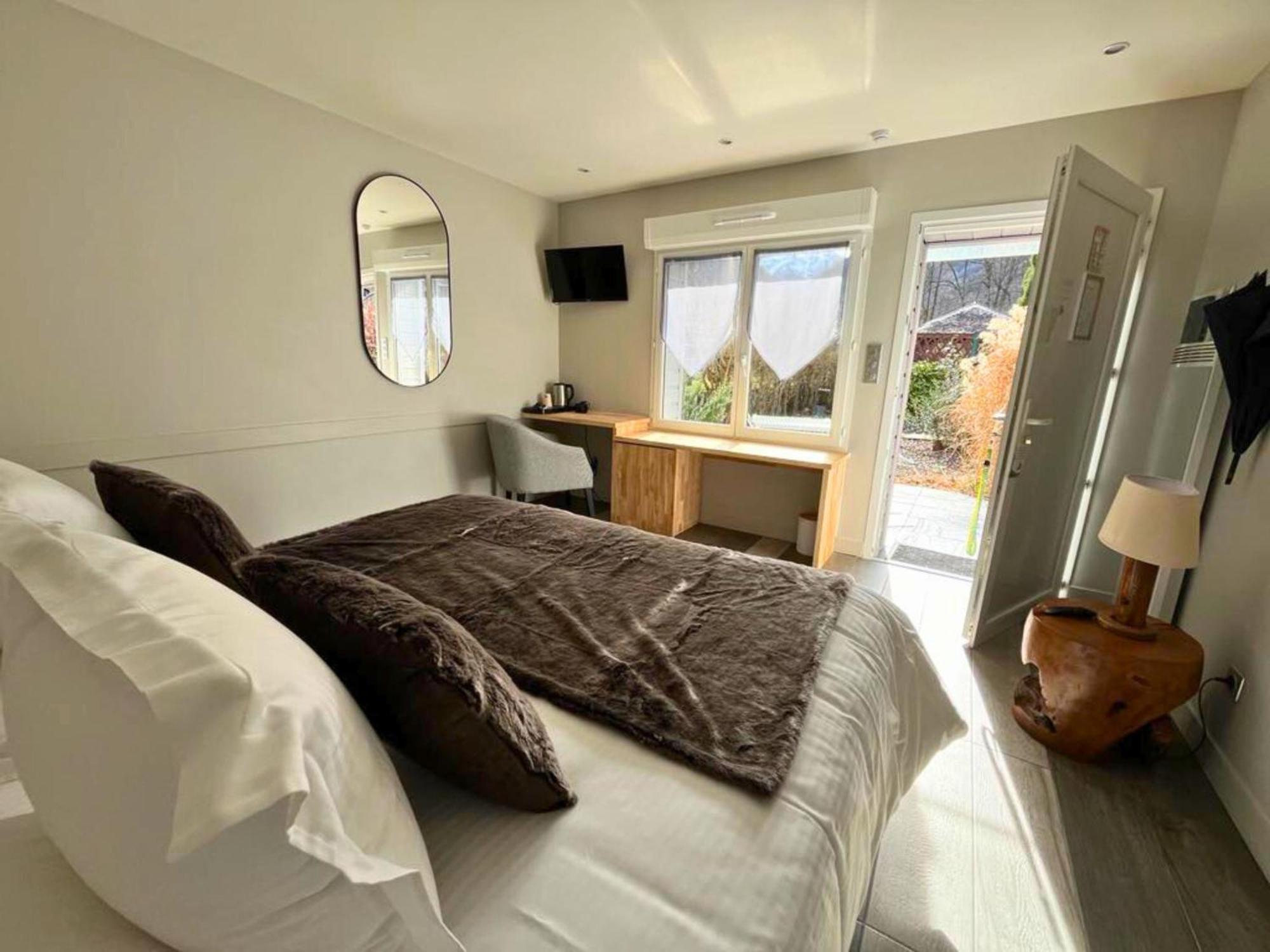 Hotel La Rencluse Saint-Mamet ภายนอก รูปภาพ