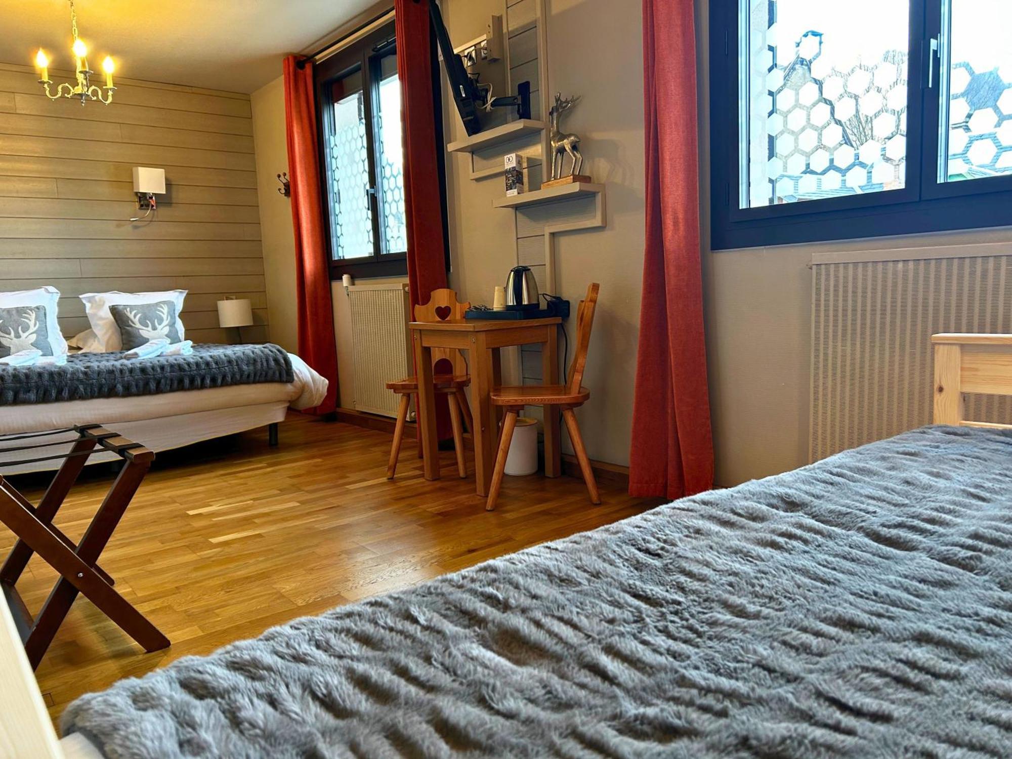 Hotel La Rencluse Saint-Mamet ภายนอก รูปภาพ
