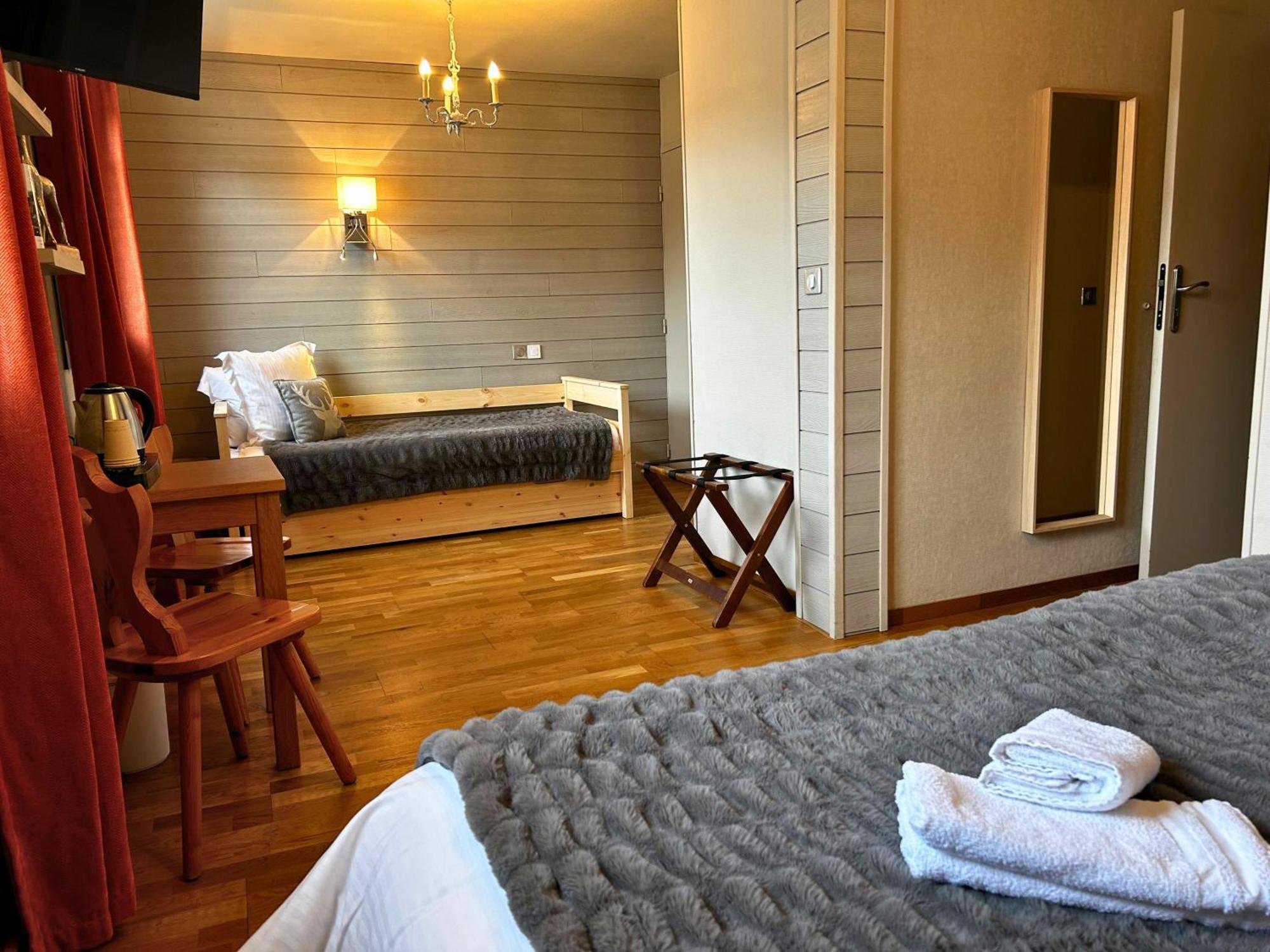 Hotel La Rencluse Saint-Mamet ภายนอก รูปภาพ