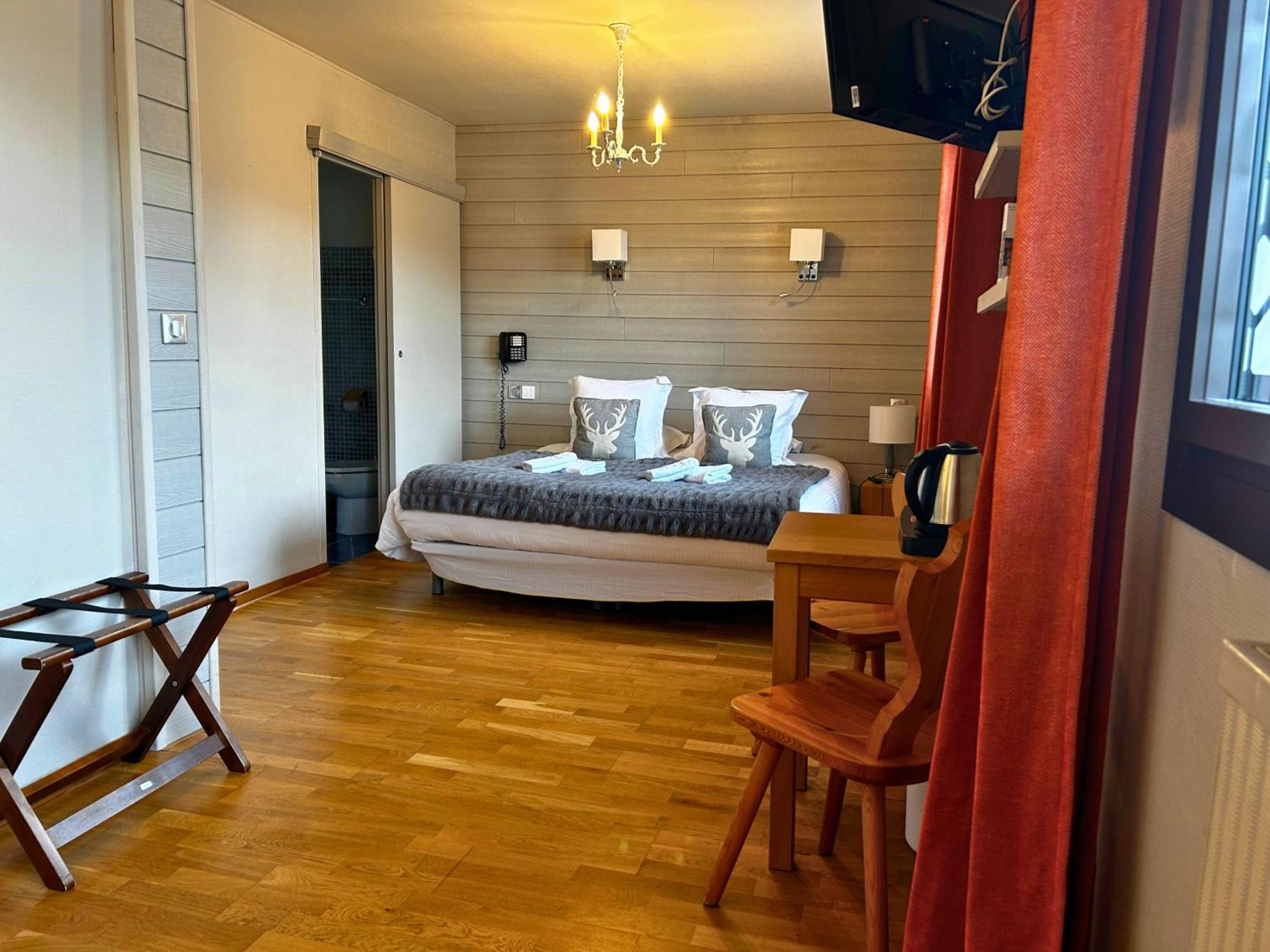 Hotel La Rencluse Saint-Mamet ภายนอก รูปภาพ