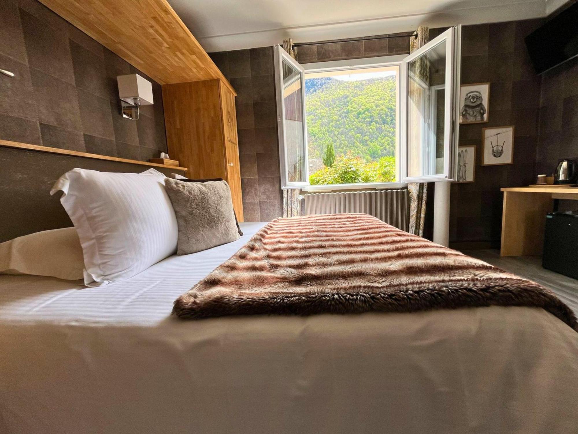 Hotel La Rencluse Saint-Mamet ภายนอก รูปภาพ