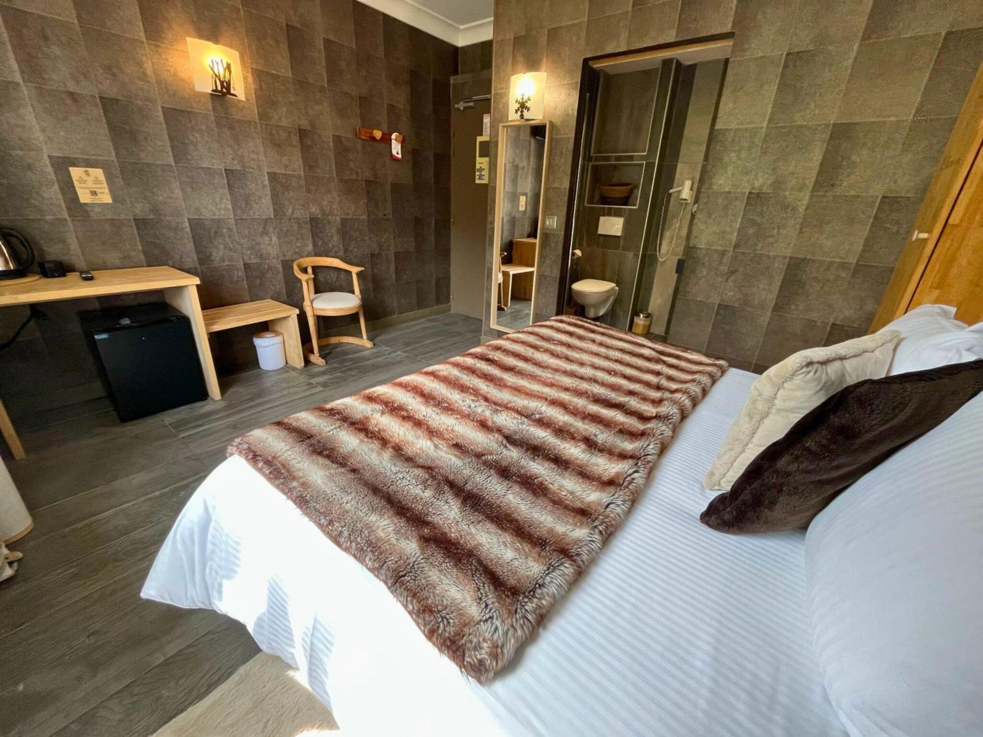 Hotel La Rencluse Saint-Mamet ภายนอก รูปภาพ