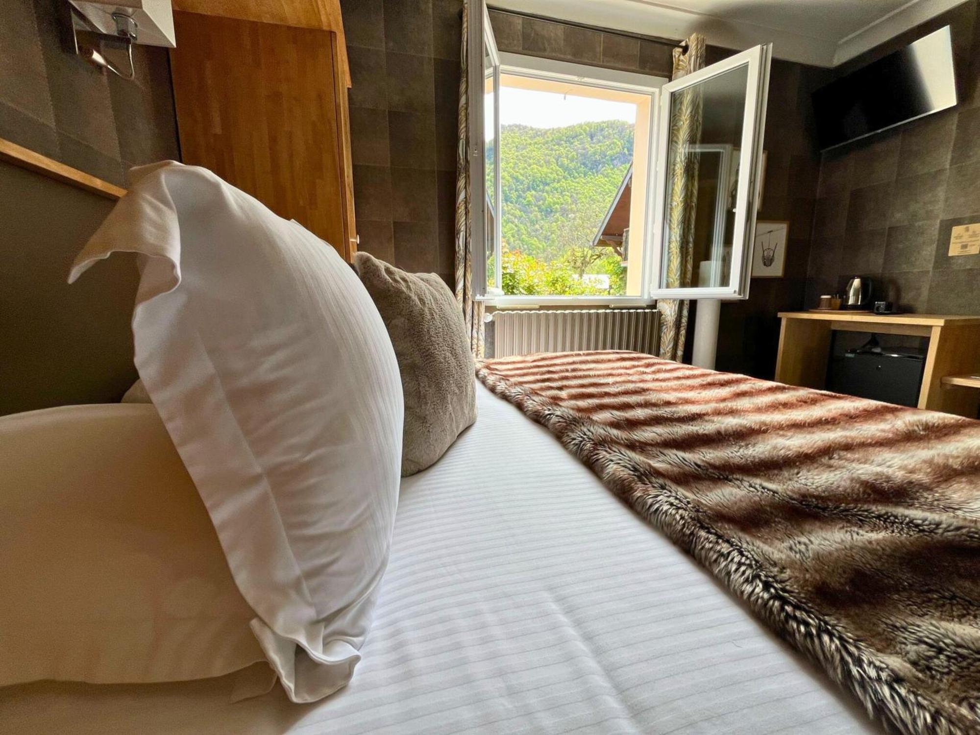 Hotel La Rencluse Saint-Mamet ภายนอก รูปภาพ